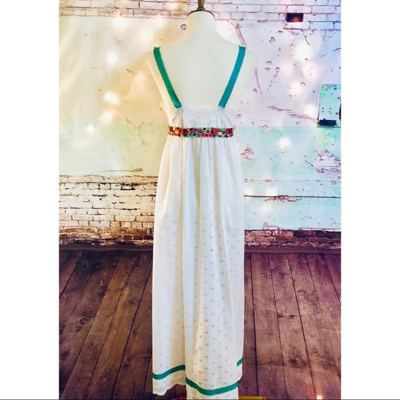 VINTAGE EYELET EMBELLISHED MAXI - Picture 2 of 8